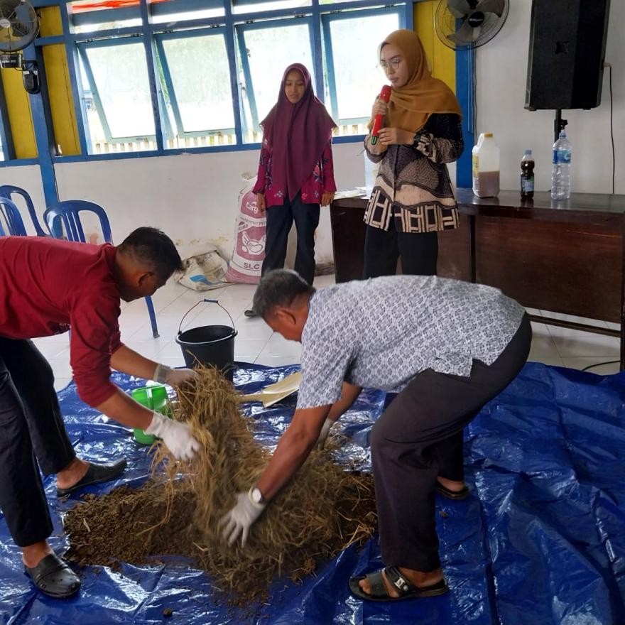 Pemerintah Desa Inalipue Mengadakan Pelatihan Pembuatan Pupuk Organik